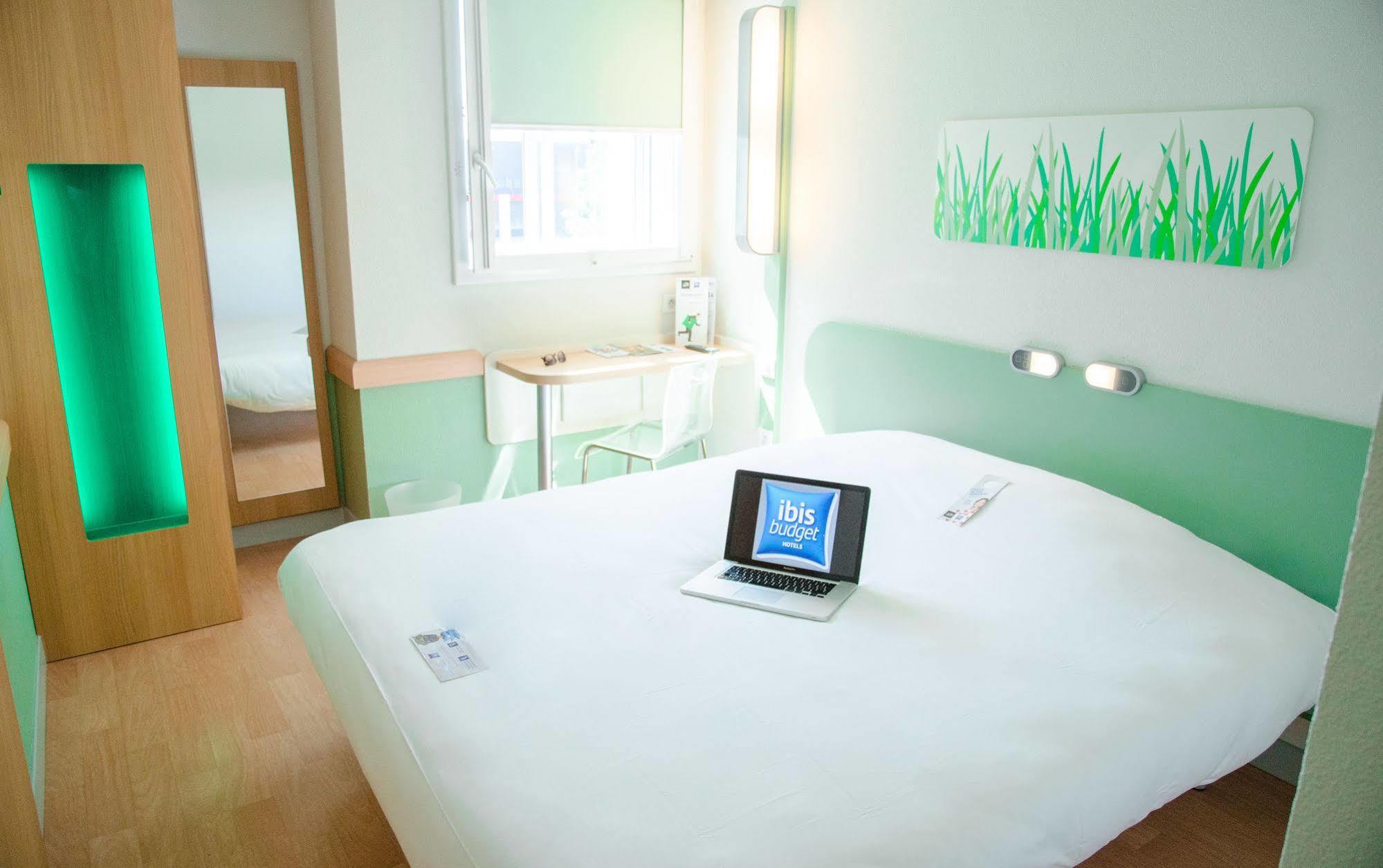 Ibis Budget Aeroport Le Bourget Garonor Le Blanc-Mesnil Bagian luar foto