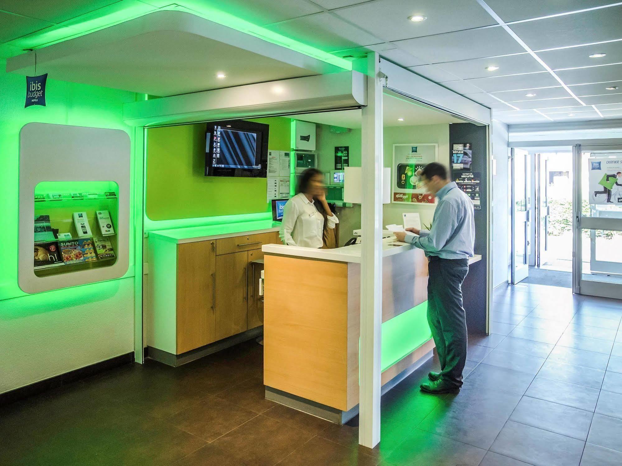 Ibis Budget Aeroport Le Bourget Garonor Le Blanc-Mesnil Bagian luar foto