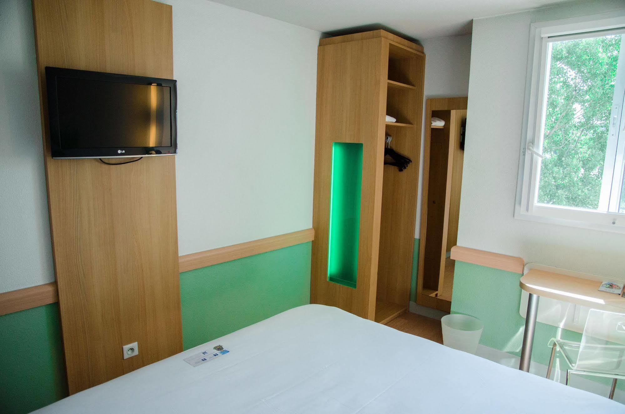 Ibis Budget Aeroport Le Bourget Garonor Le Blanc-Mesnil Bagian luar foto